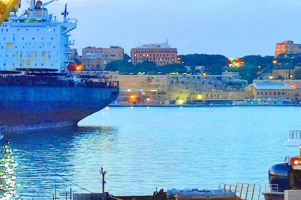 Crew 2 Savynomad Harbour Residences Wow Views Cospicua Exterior photo